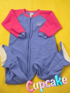 *1054 Gerber fleece cupcake sleeper pajama Girls 24 months never used